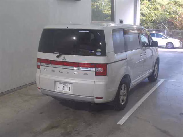 MITSUBISHI DELICA D:5