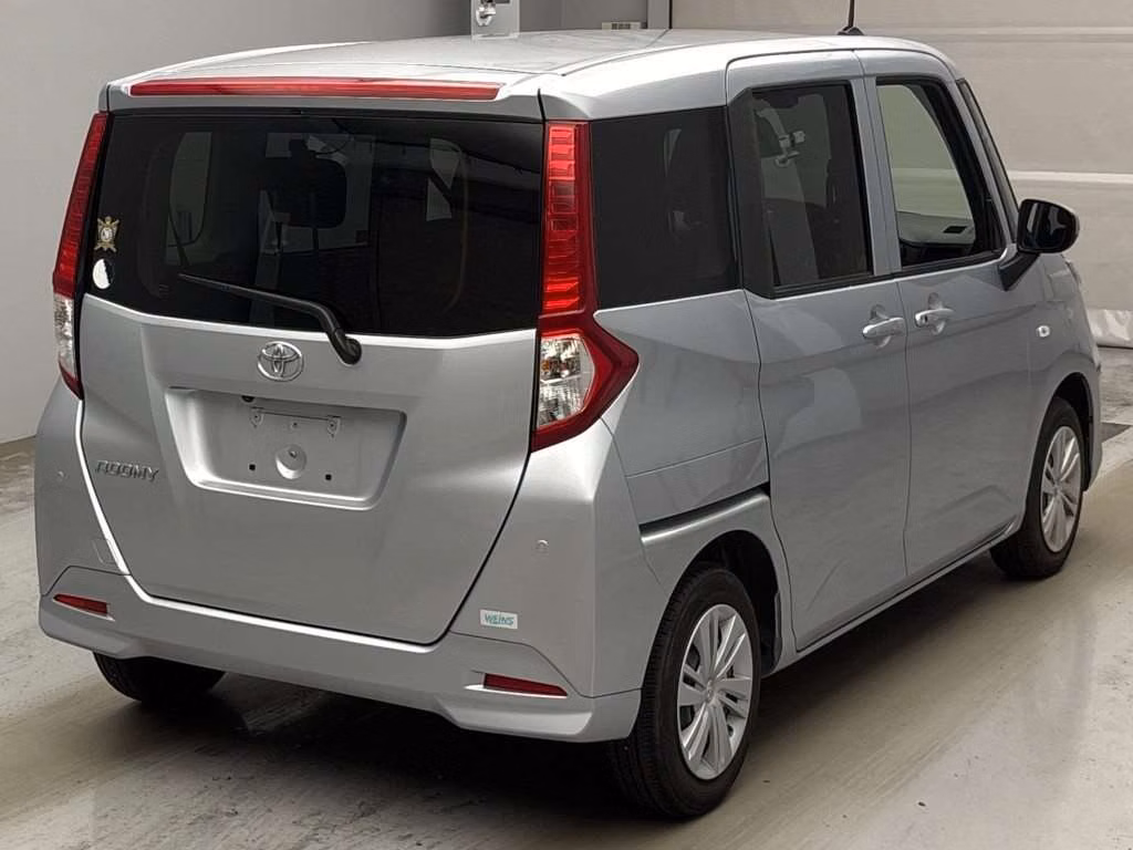 TOYOTA ROOMY