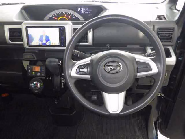 DAIHATSU WAKE