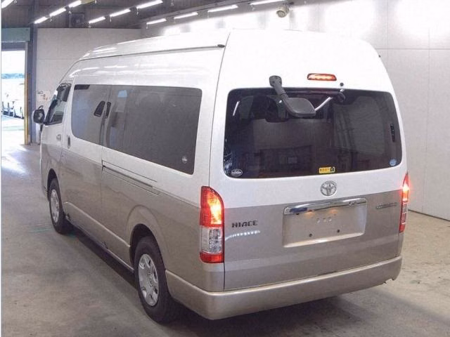 TOYOTA HIACE