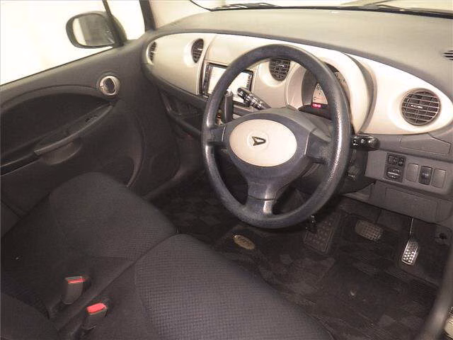 DAIHATSU MOVE LATTE