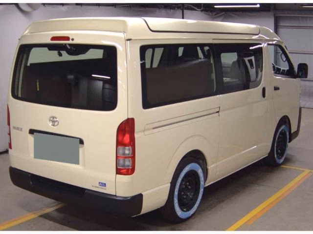 TOYOTA REGIUS ACE