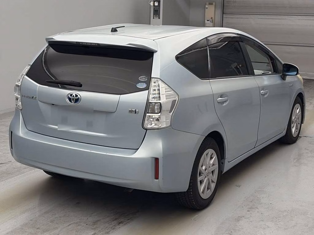 TOYOTA PRIUS ALPHA
