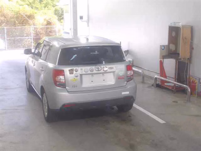 TOYOTA IST