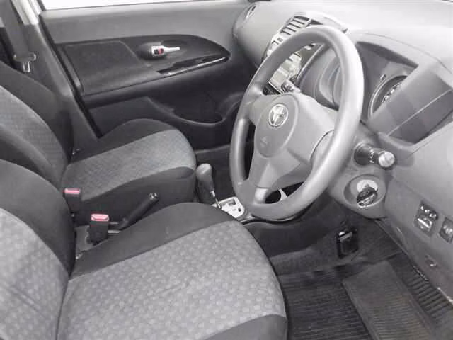 TOYOTA IST