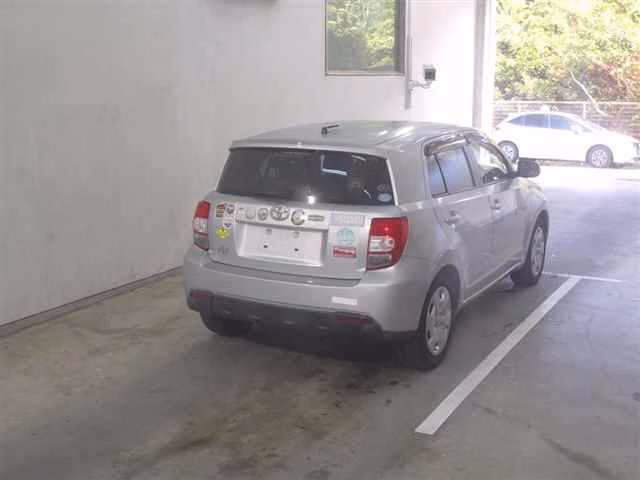 TOYOTA IST