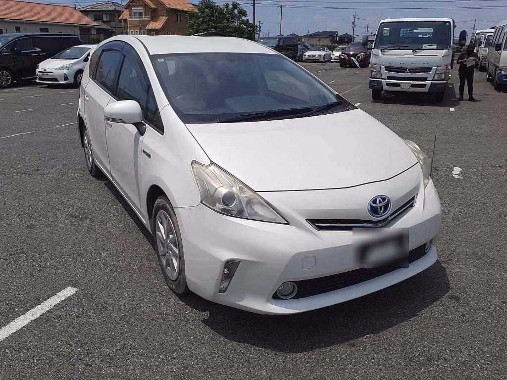 TOYOTA PRIUS ALPHA