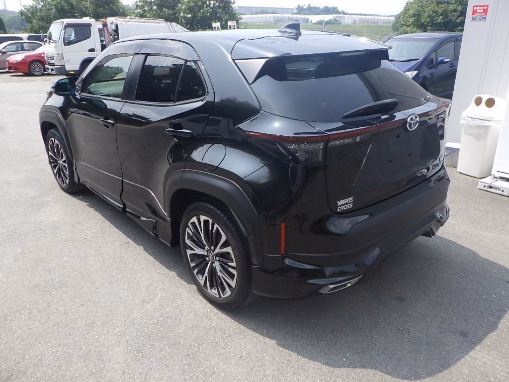 TOYOTA YARIS CROSS