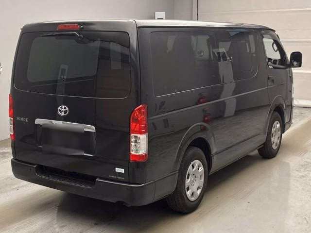 TOYOTA REGIUS ACE