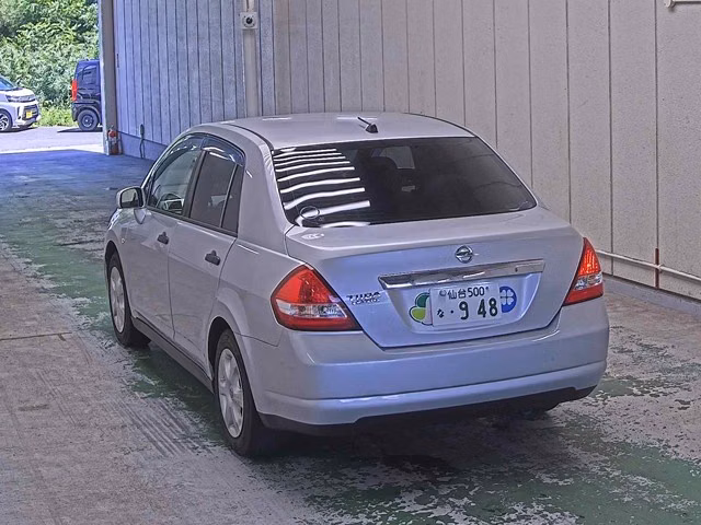 NISSAN TIIDA LATIO