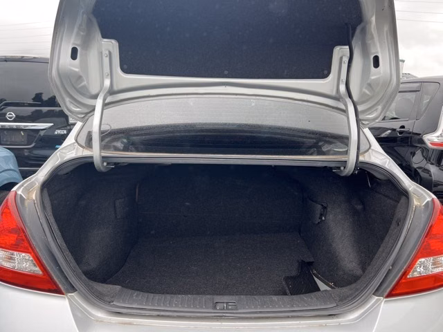 NISSAN TIIDA LATIO