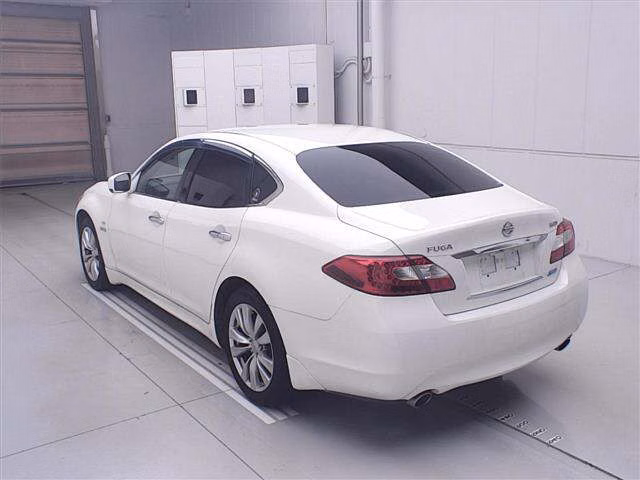 NISSAN FUGA