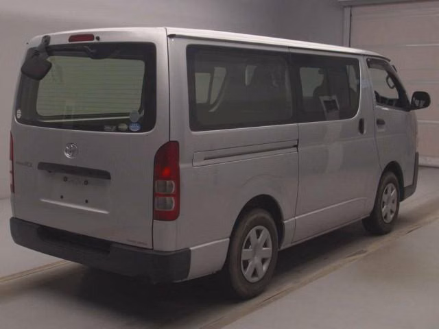 TOYOTA REGIUS ACE