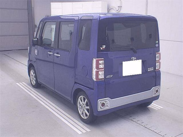 TOYOTA PIXIS MEGA