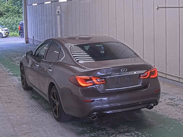 NISSAN FUGA
