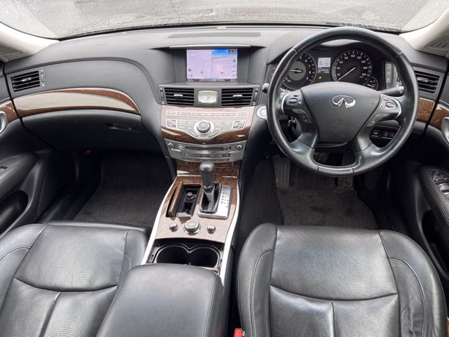 NISSAN FUGA