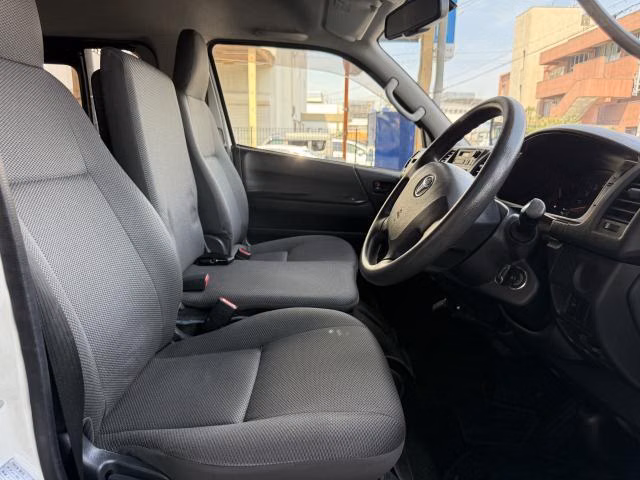 TOYOTA REGIUS ACE