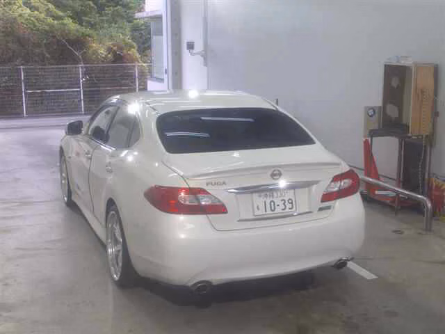 NISSAN FUGA