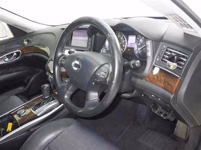 NISSAN FUGA