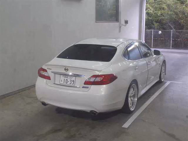 NISSAN FUGA