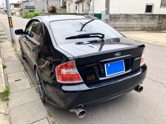 SUBARU LEGACY B4