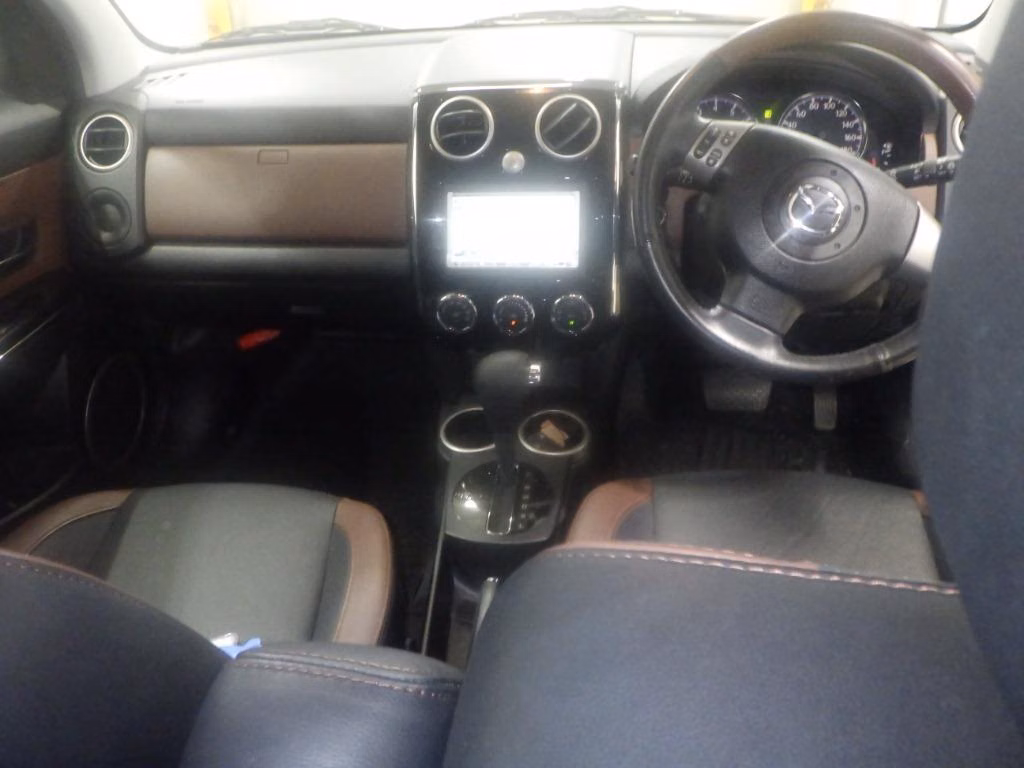 MAZDA VERISA