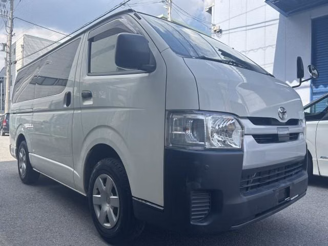 TOYOTA REGIUS ACE
