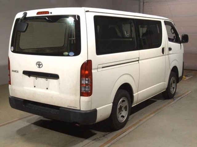 TOYOTA REGIUS ACE