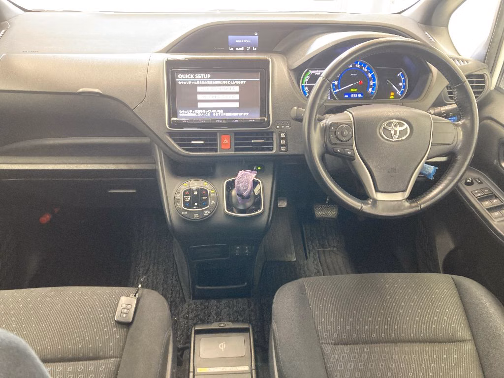 TOYOTA VOXY