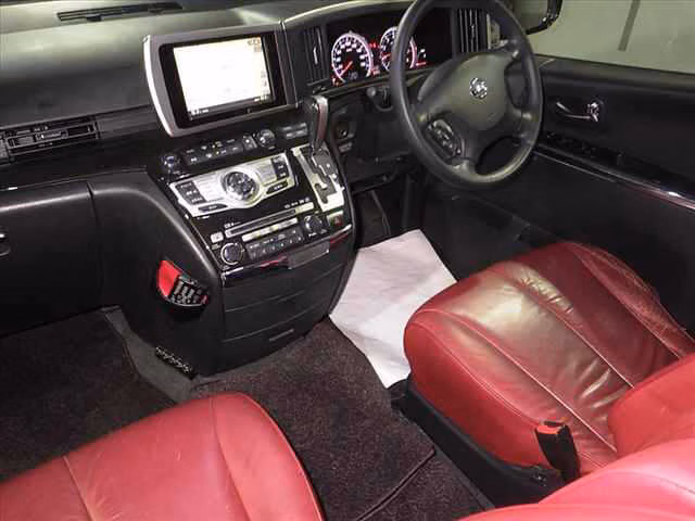 NISSAN ELGRAND