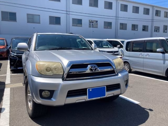 TOYOTA HILUX SURF
