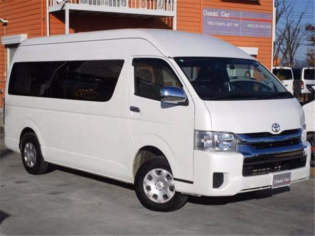 TOYOTA HIACE