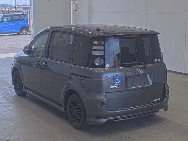 TOYOTA SIENTA