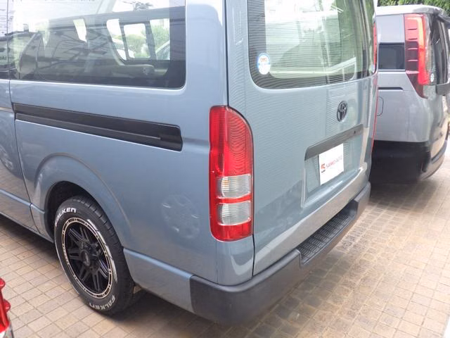 TOYOTA REGIUS ACE