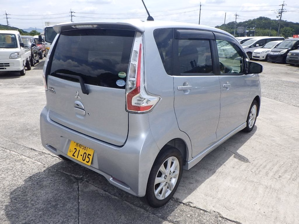 MITSUBISHI EK CUSTOM