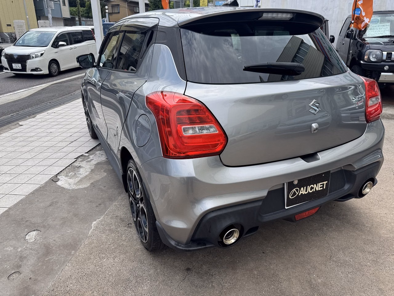 SUZUKI SWIFT