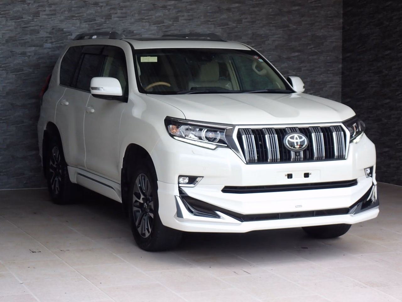 TOYOTA LAND CRUISER PRADO