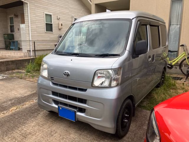 TOYOTA PIXIS VAN