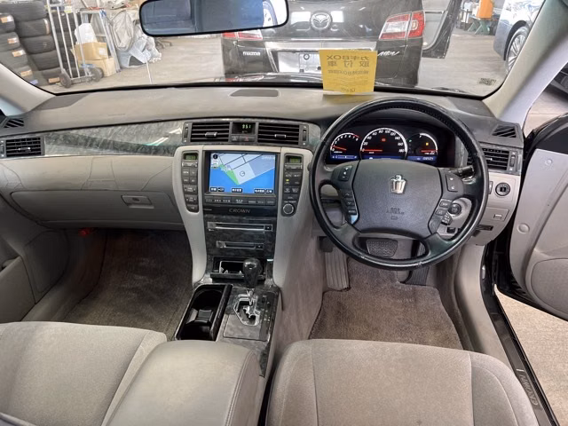 TOYOTA CROWN