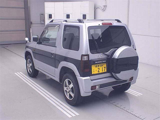 MITSUBISHI PAJERO MINI