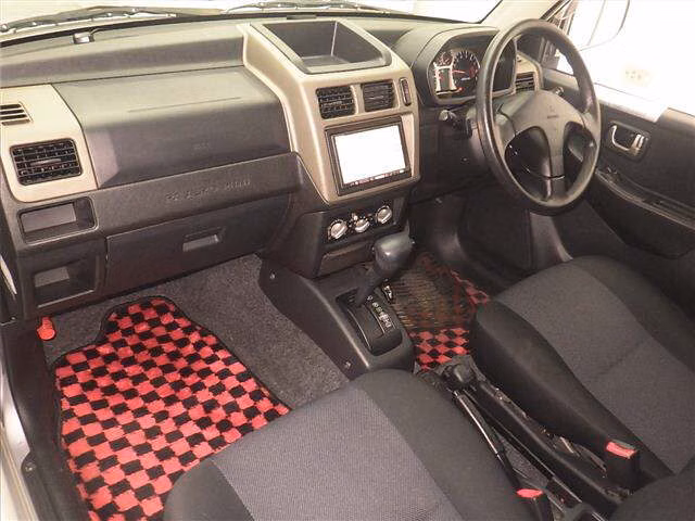 MITSUBISHI PAJERO MINI