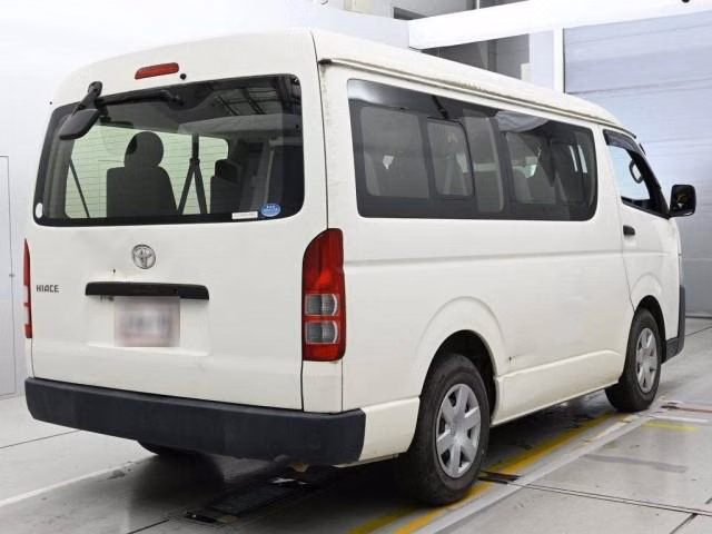 TOYOTA HIACE
