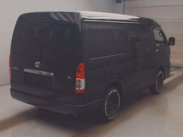 TOYOTA HIACE
