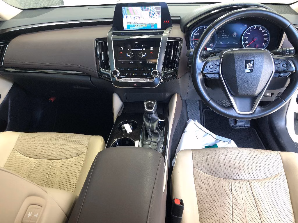 TOYOTA CROWN