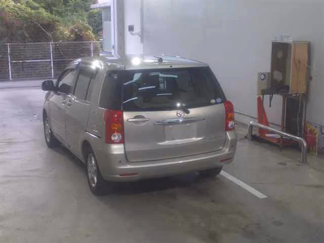 TOYOTA RAUM