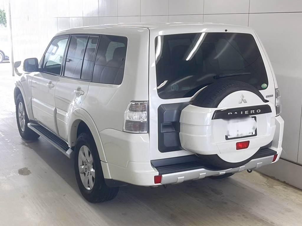MITSUBISHI PAJERO