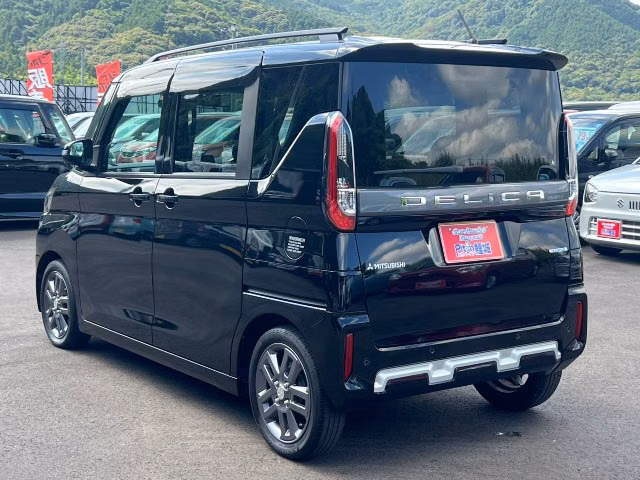 MITSUBISHI DELICA MINI