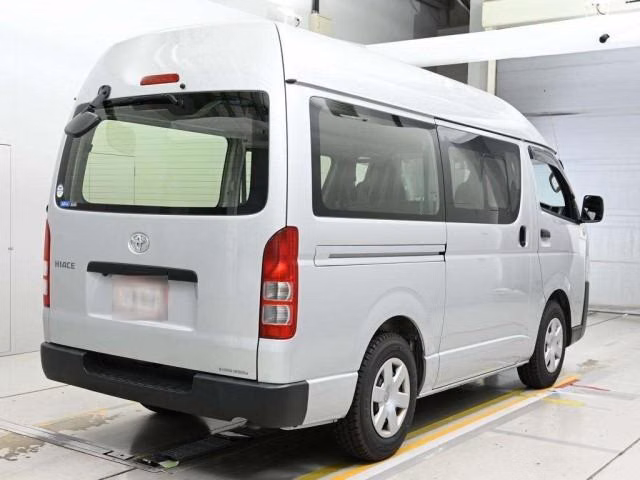 TOYOTA REGIUS ACE