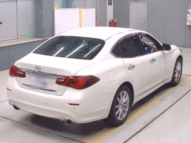 NISSAN FUGA