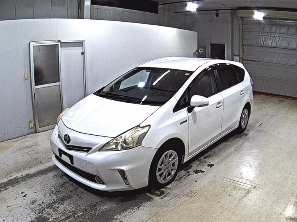 TOYOTA PRIUS ALPHA